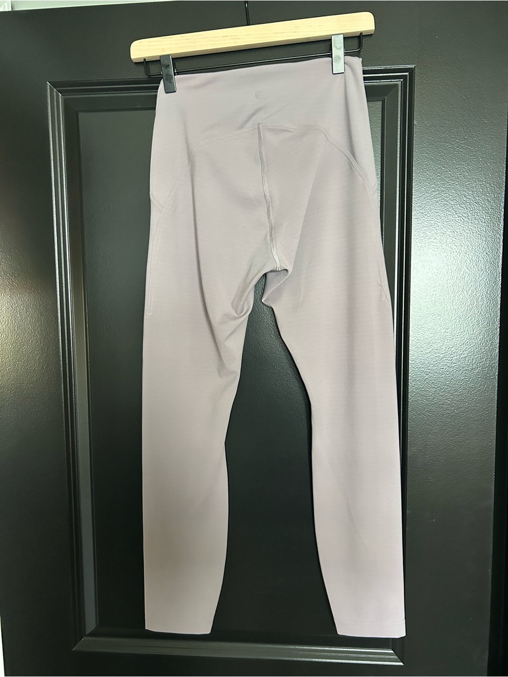 Lululemon High-Rise Leggings in Light Mauve size 6 - Picture 4 of 8